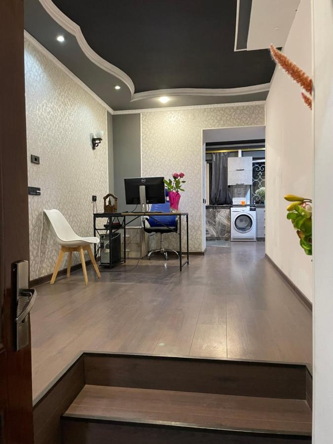 N 1 Hostel Yerevan Bagian luar foto