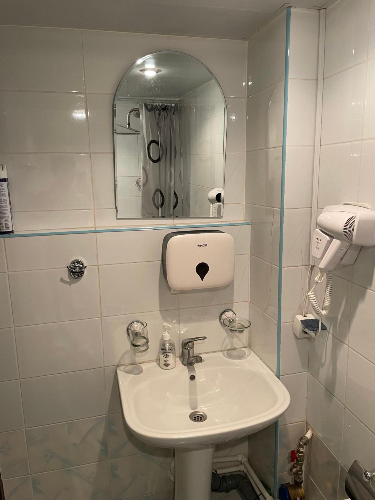 N 1 Hostel Yerevan Bagian luar foto